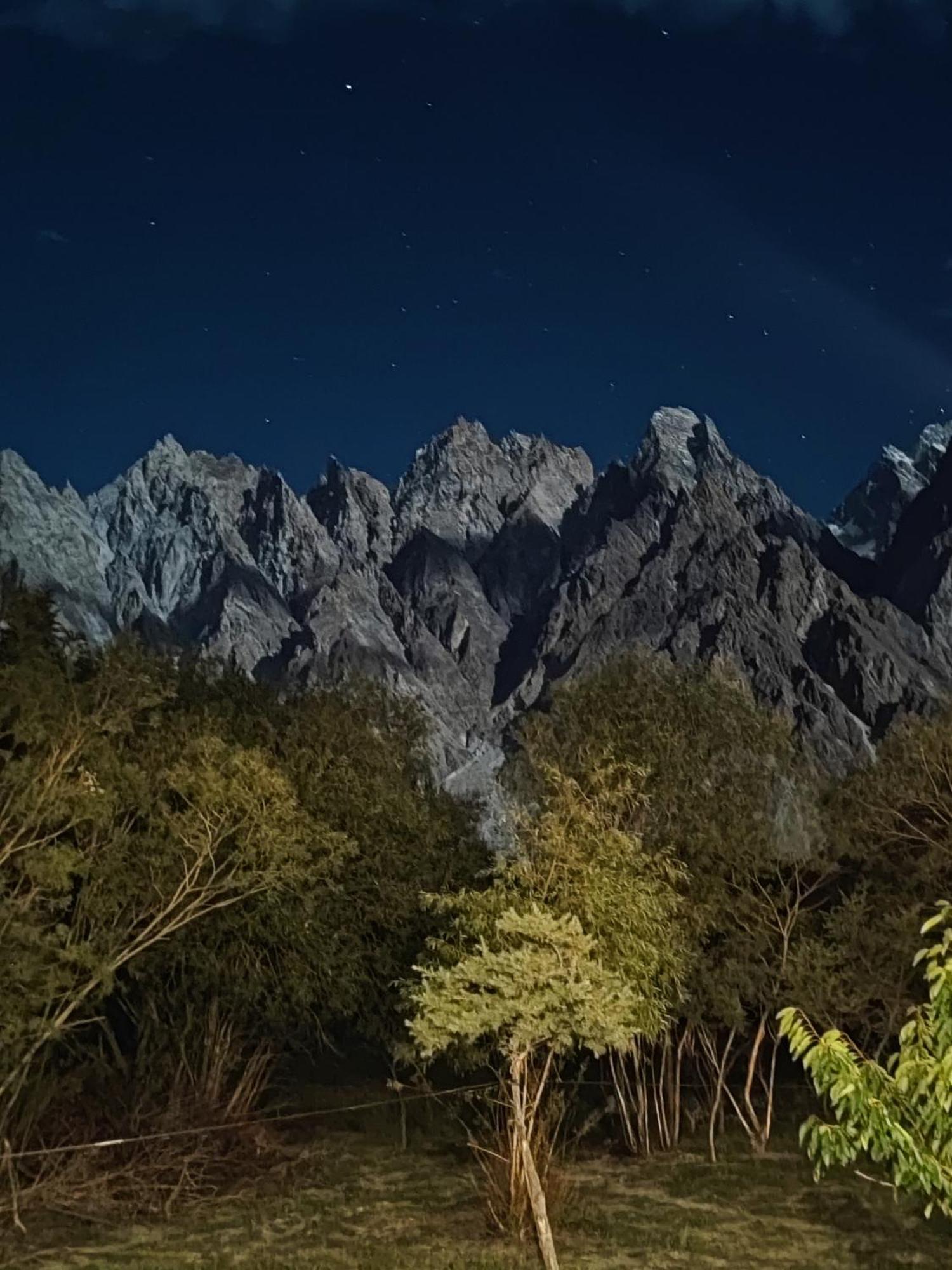 Passu Cones Hotel Pasu Exteriör bild