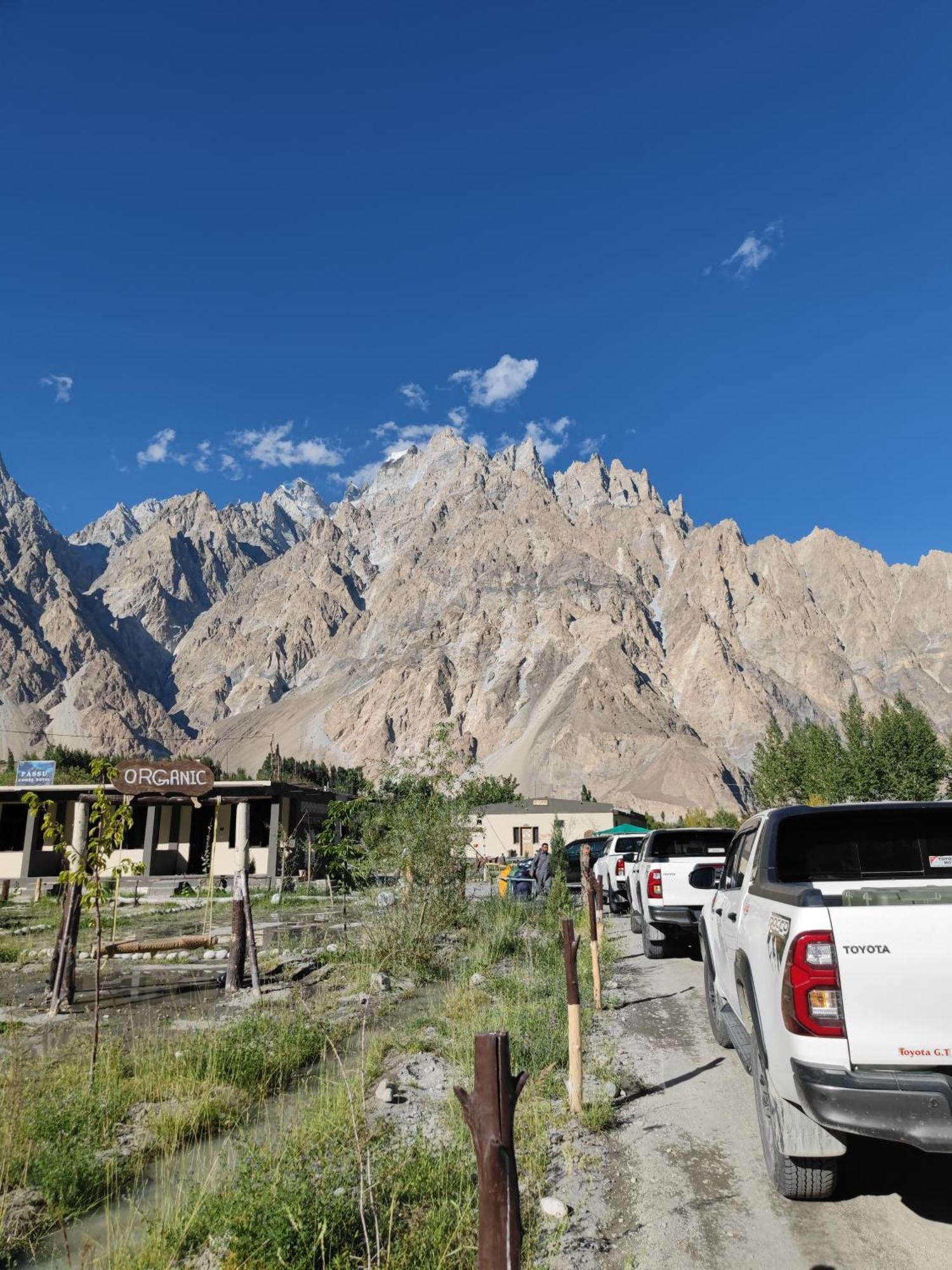 Passu Cones Hotel Pasu Exteriör bild