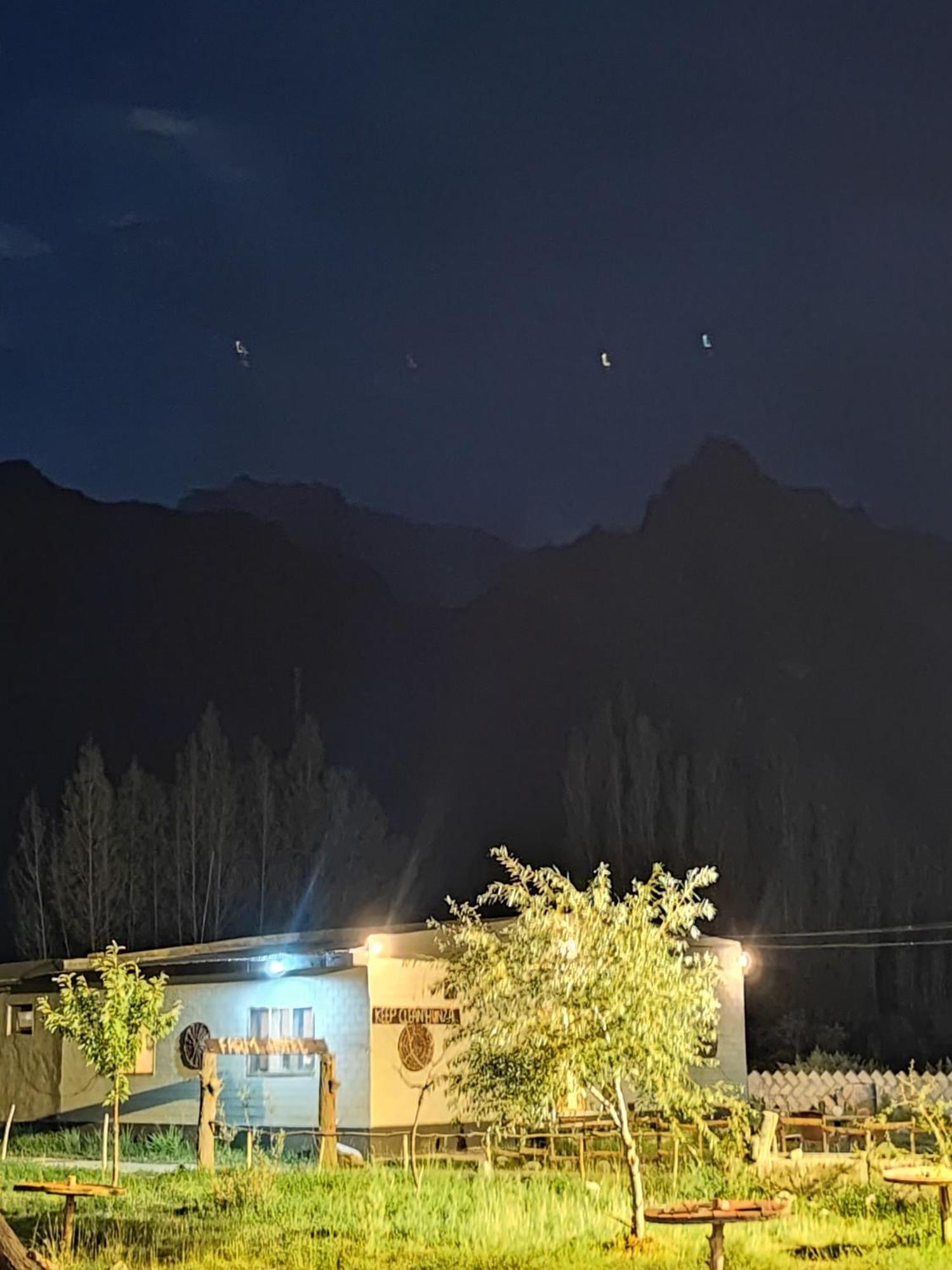 Passu Cones Hotel Pasu Exteriör bild