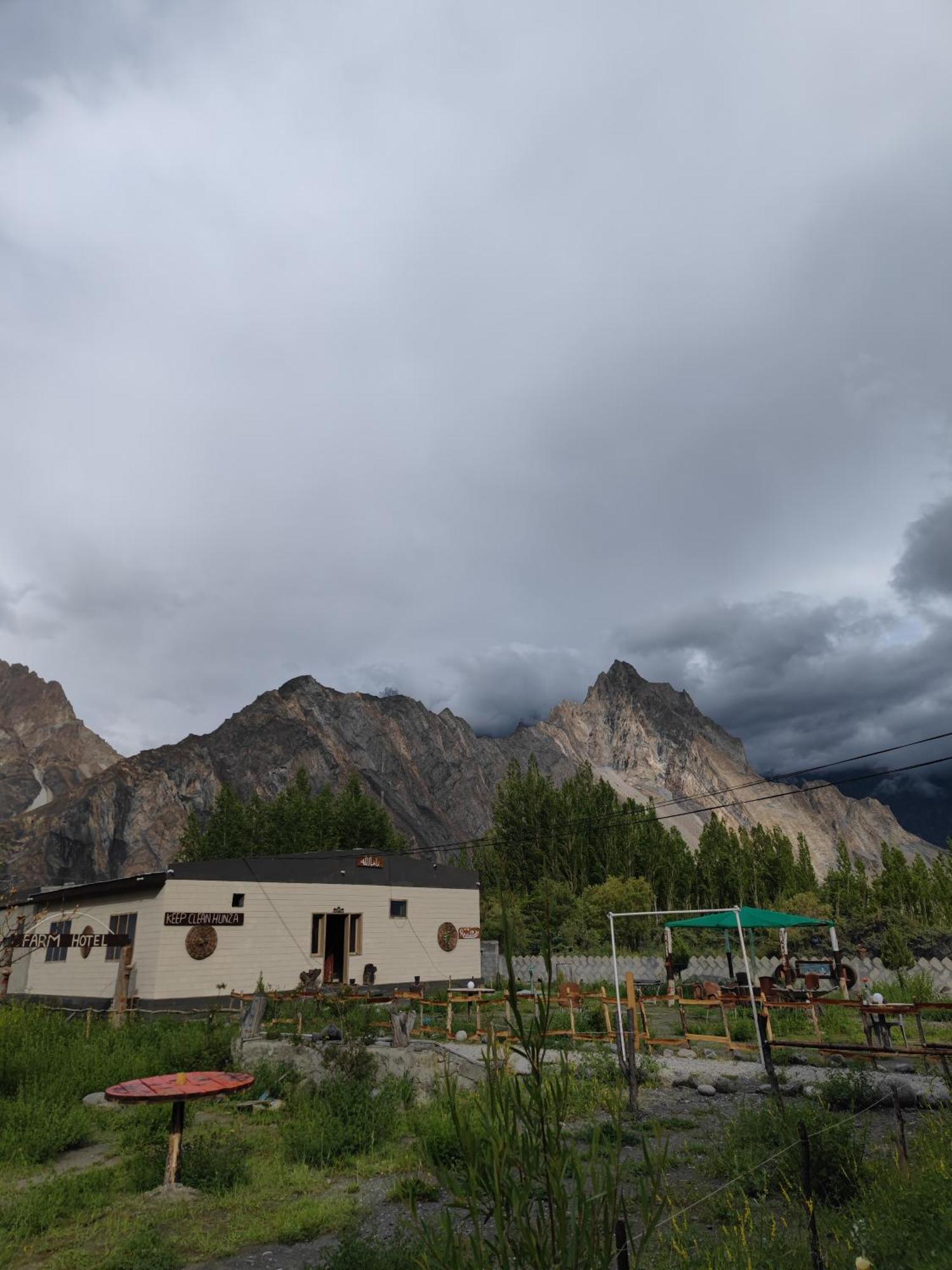 Passu Cones Hotel Pasu Exteriör bild