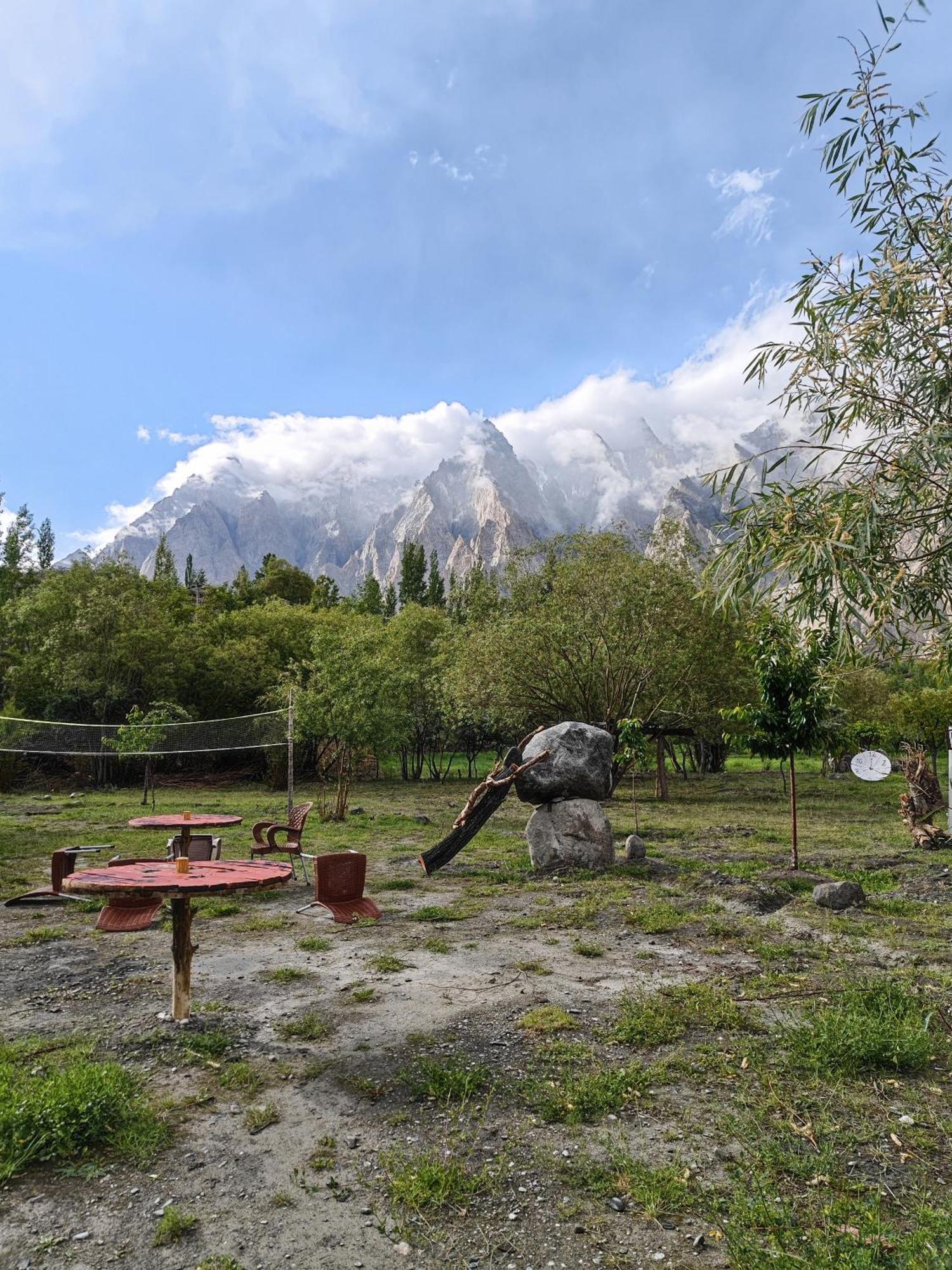 Passu Cones Hotel Pasu Exteriör bild