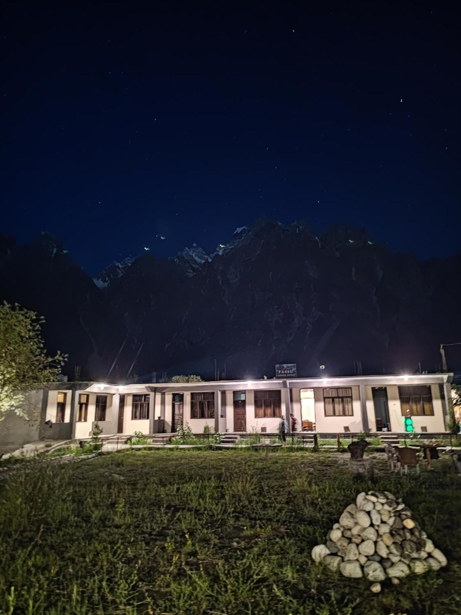 Passu Cones Hotel Pasu Exteriör bild